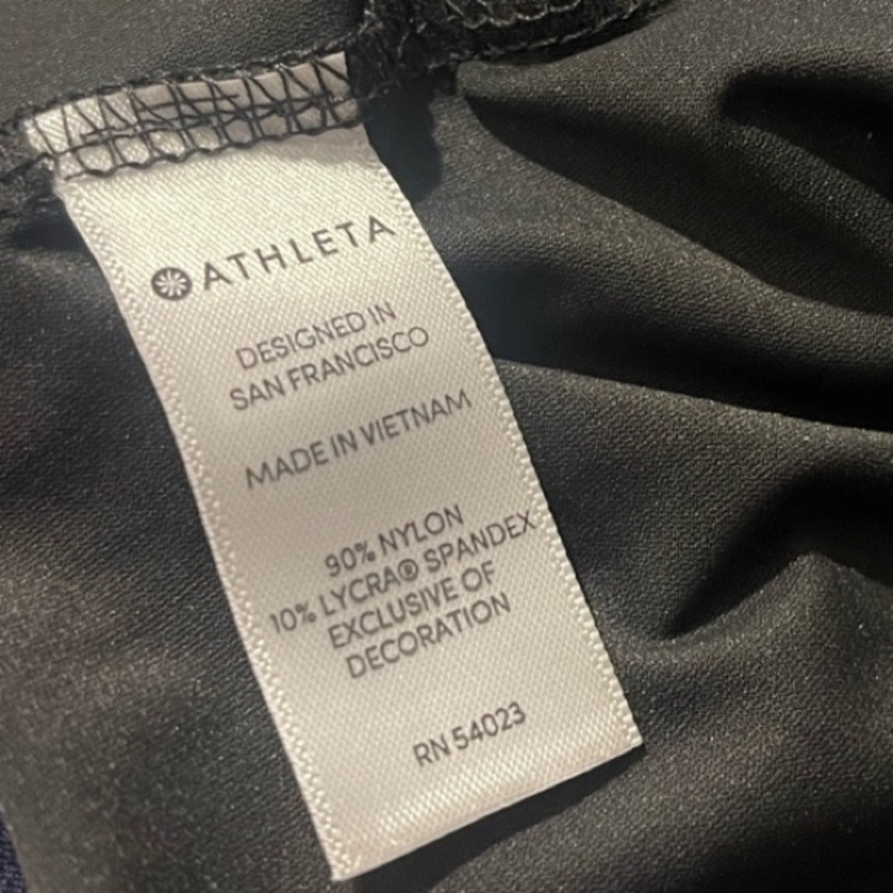 Athleta SunLover UPF 50+ Black Muscle Tank Large NWT - Picture 10 of 10